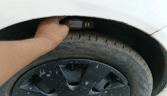 2011 Hyundai Santro Xing GL, CNG, Manual, 1,70,095 km, tyre