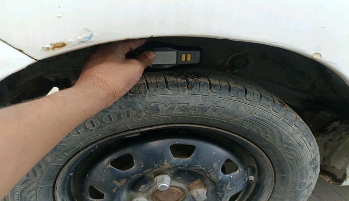 2011 Hyundai Santro Xing GL, CNG, Manual, 1,70,095 km, tyre