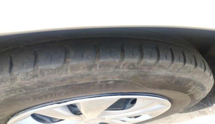 2023 Maruti Swift VXI, Petrol, Manual, 15,141 km, tyre