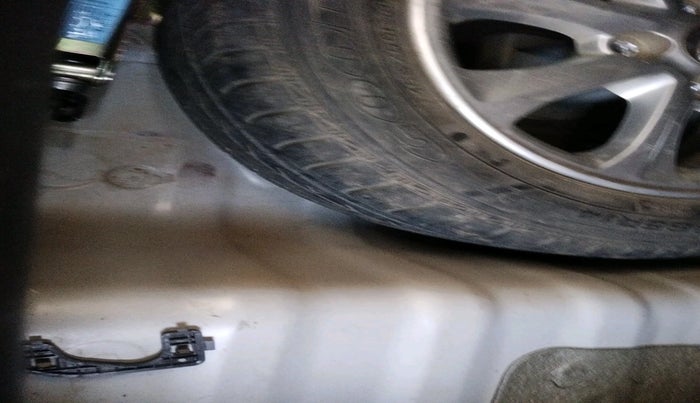 2015 Hyundai Grand i10 ASTA AT 1.2 KAPPA VTVT, Petrol, Automatic, 26,068 km, tyre