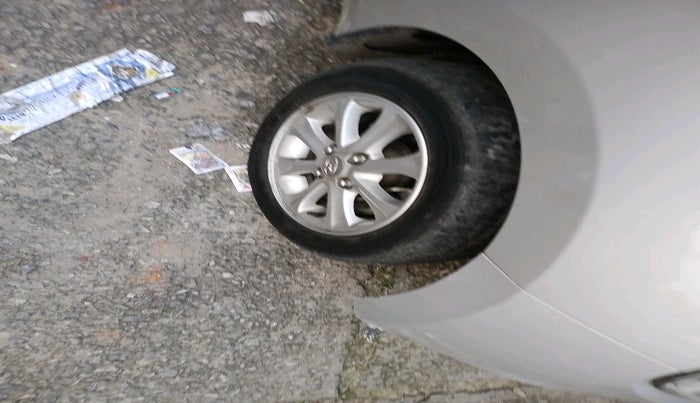 2015 Hyundai Grand i10 ASTA AT 1.2 KAPPA VTVT, Petrol, Automatic, 26,068 km, tyre