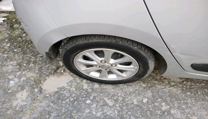 2015 Hyundai Grand i10 ASTA AT 1.2 KAPPA VTVT, Petrol, Automatic, 26,068 km, tyre