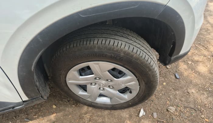 2022 Hyundai VENUE SX 1.2 PETROL, Petrol, Manual, 90,313 km, tyre