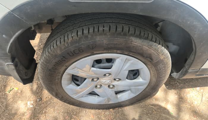 2022 Hyundai VENUE SX 1.2 PETROL, Petrol, Manual, 90,313 km, tyre