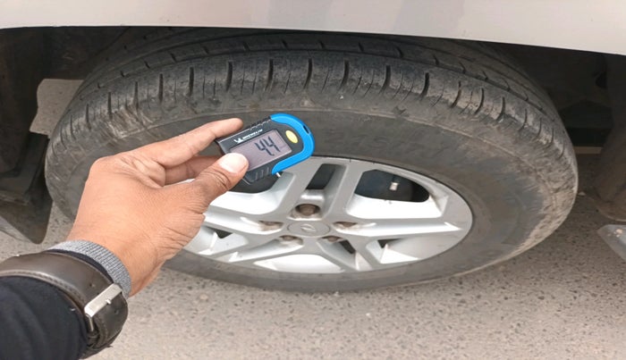 2018 Mahindra TUV 300 PLUS P8, Diesel, Manual, 1,00,559 km, tyre