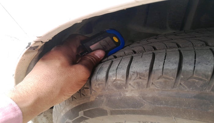 2017 Maruti Ertiga VXI, Petrol, Manual, 51,270 km, tyre