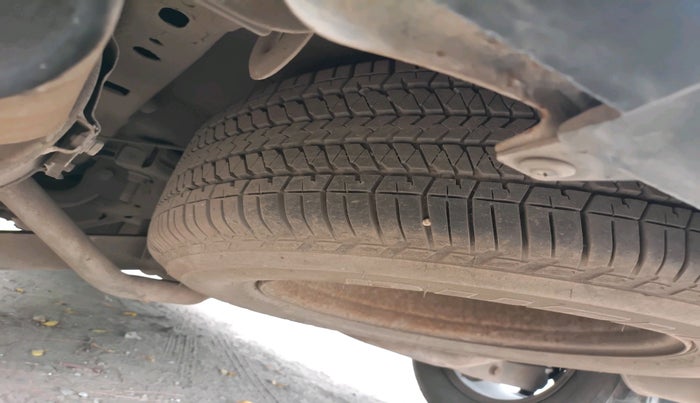 2017 Mahindra XUV500 W10, Diesel, Manual, 2,66,120 km, tyre