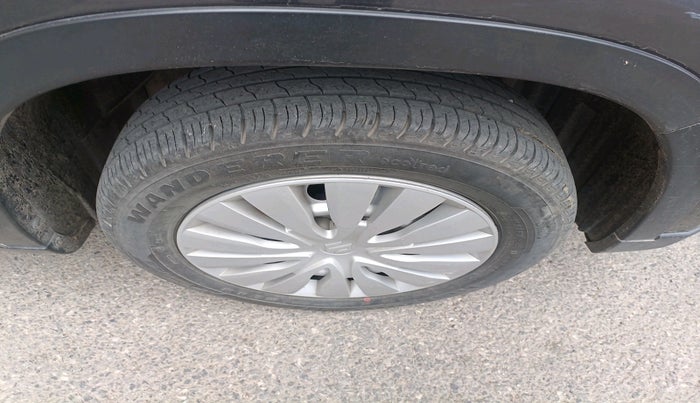 2022 Maruti Vitara Brezza LXI, Petrol, Manual, 14,871 km, tyre
