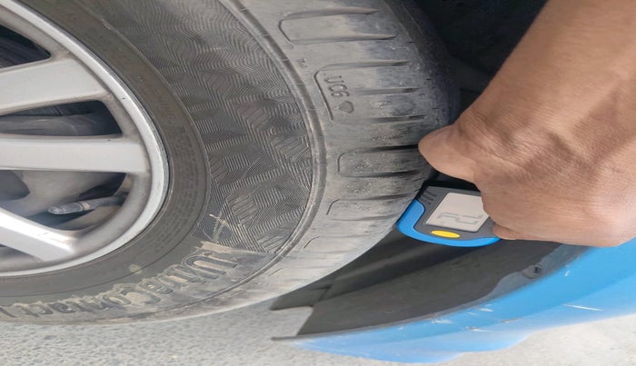 2013 Honda Brio V MT, Petrol, Manual, 1,33,590 km, tyre