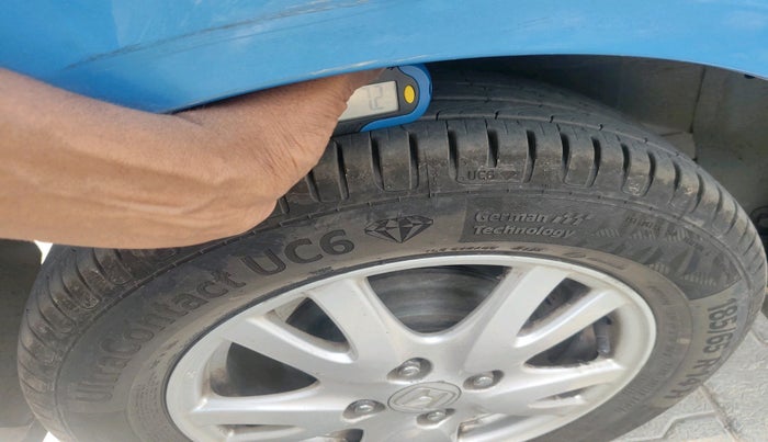 2013 Honda Brio V MT, Petrol, Manual, 1,33,590 km, tyre