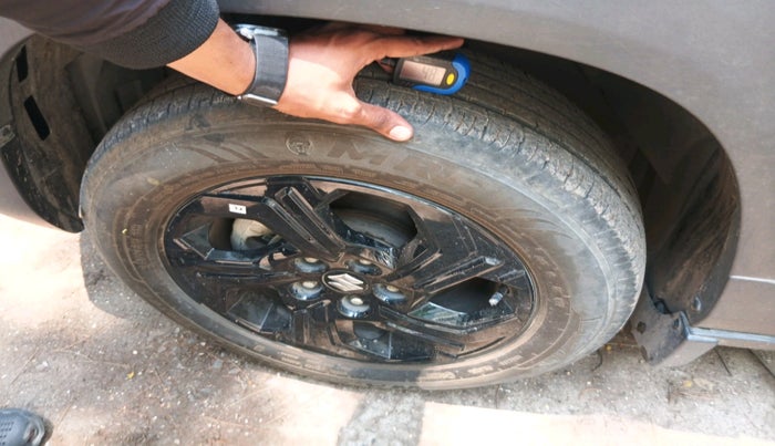 2023 Maruti BREZZA ZXI AT SMART HYBRID, Petrol, Automatic, 14,864 km, tyre