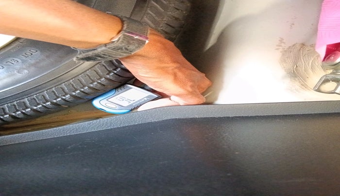 2015 Maruti Swift VXI, Petrol, Manual, 1,13,258 km, tyre