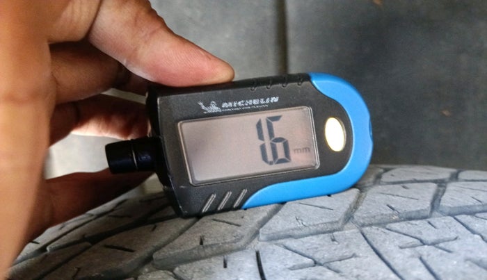 2015 Maruti Swift VXI, Petrol, Manual, 1,13,258 km, tyre