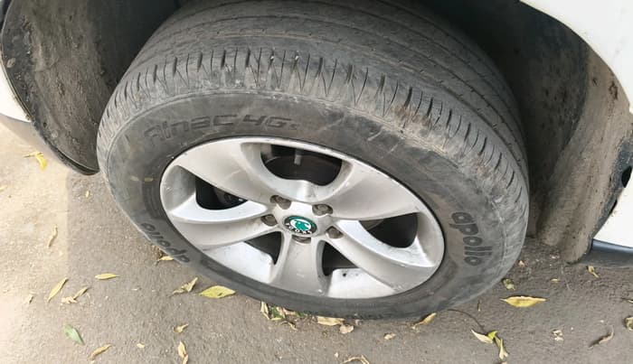 2012 Skoda Yeti ACTIVE 2.0 TDI CR 4X2, Diesel, Manual, 97,525 km, tyre