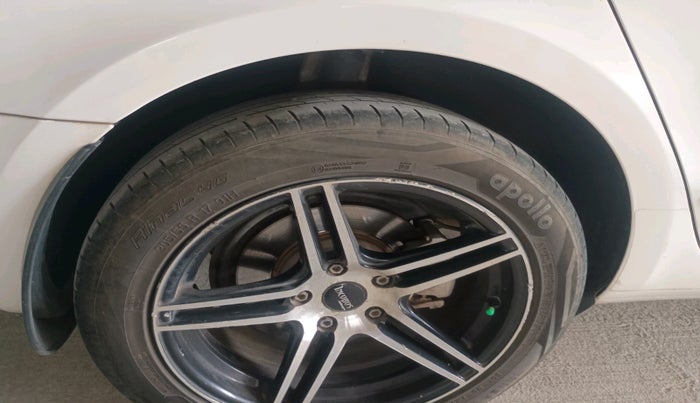 2012 Skoda Superb ELEGANCE 1.8 TSI MT, Petrol, Manual, 1,11,019 km, tyre