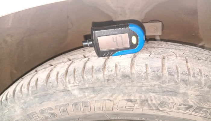 2011 Tata Indica Vista GVX SAFIRE90, Petrol, Manual, 37,587 km, tyre