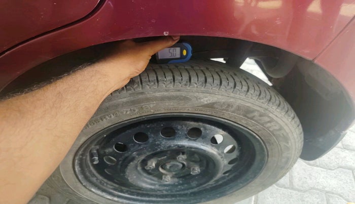 2011 Maruti Wagon R 1.0 VXI, Petrol, Manual, 1,42,393 km, tyre