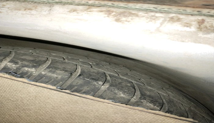 2015 Honda Brio S MT, CNG, Manual, 90,411 km, tyre