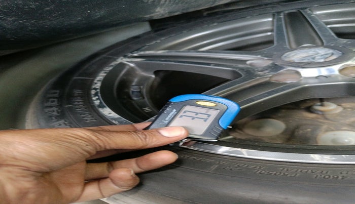 2018 Toyota Corolla Altis VL CVT PETROL, Petrol, Automatic, 1,23,805 km, tyre