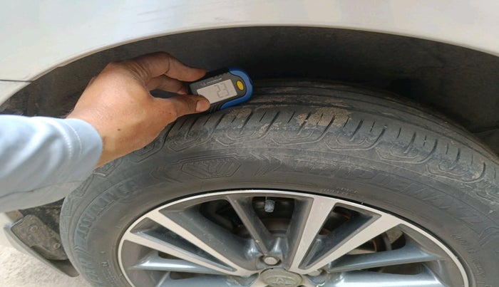 2018 Toyota Corolla Altis VL CVT PETROL, Petrol, Automatic, 1,23,805 km, tyre