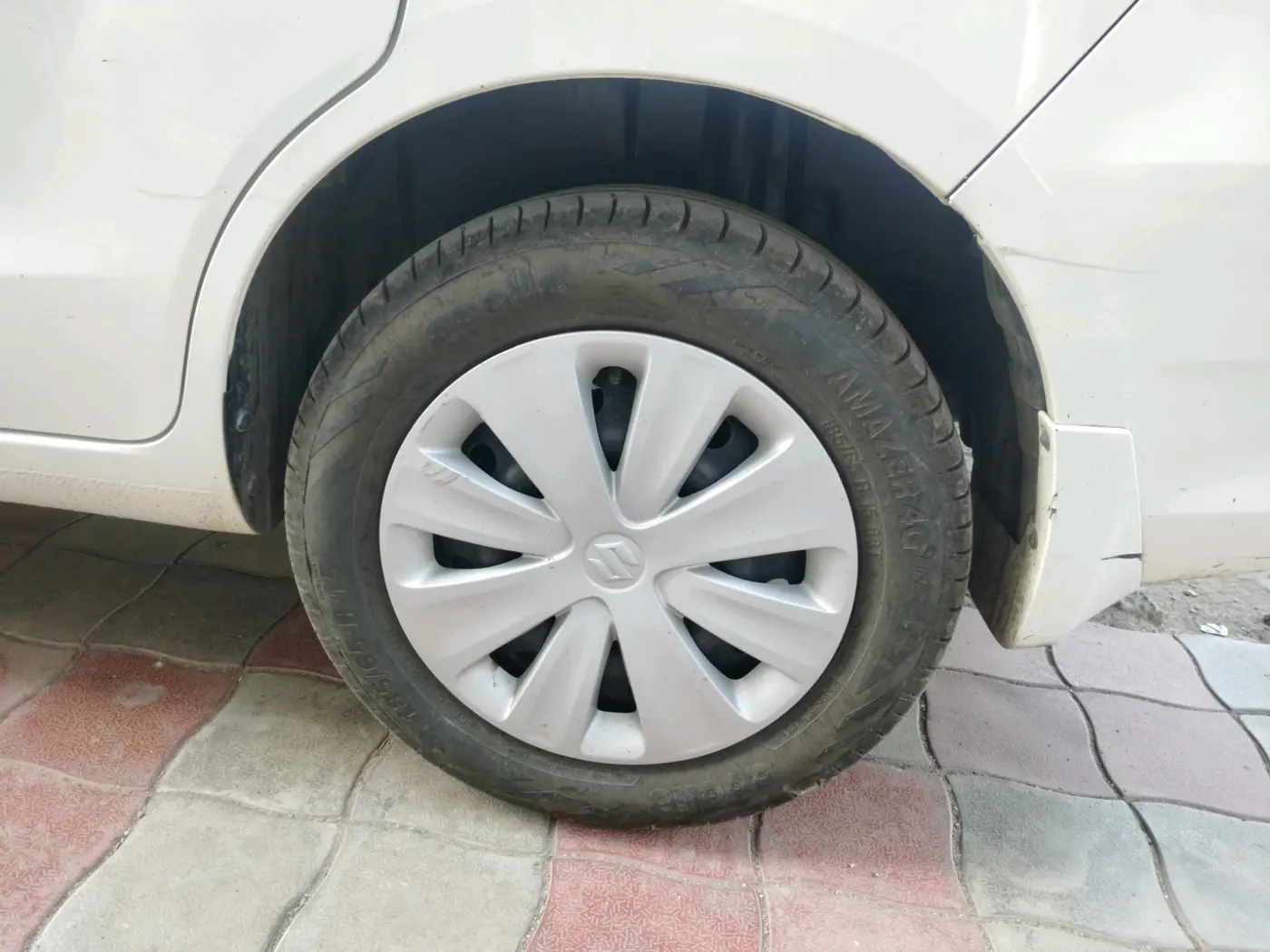 2017 Maruti Ertiga VXI, Petrol, Manual, 93,141 km, tyre