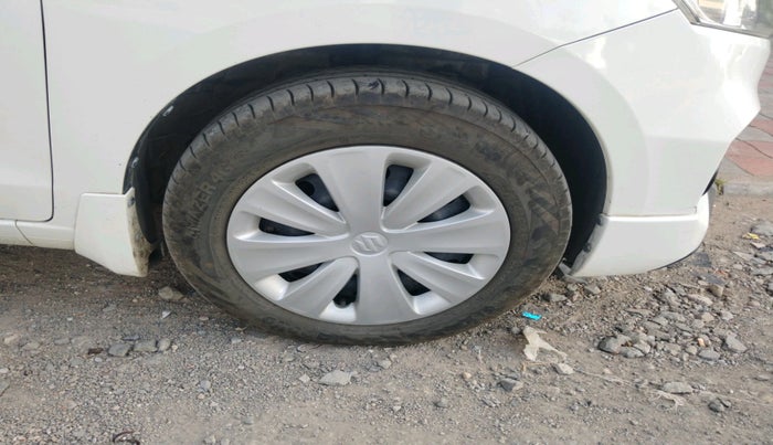 2017 Maruti Ertiga VXI, Petrol, Manual, 93,141 km, tyre