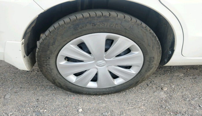 2017 Maruti Ertiga VXI, Petrol, Manual, 93,141 km, tyre