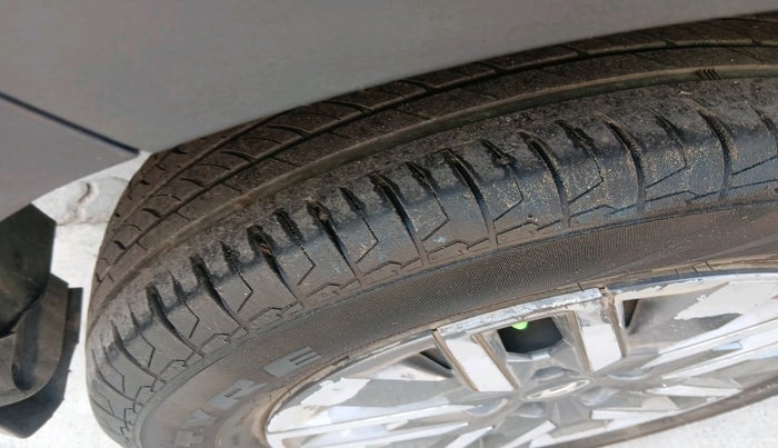 2021 Hyundai VENUE S (O) MT 1.5 CRDI, Diesel, Manual, 1,61,459 km, tyre