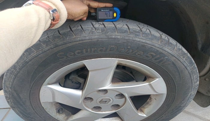 2013 Renault Duster 85 PS RXL DIESEL, Diesel, Manual, 1,11,070 km, tyre