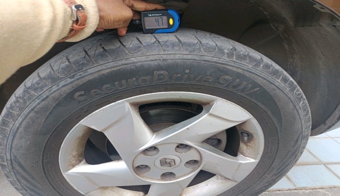 2013 Renault Duster 85 PS RXL DIESEL, Diesel, Manual, 1,11,070 km, tyre