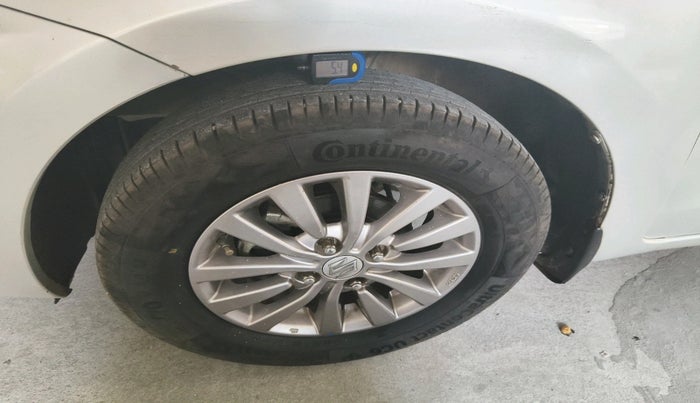 2018 Maruti Dzire VXI AMT, Petrol, Automatic, 1,48,560 km, tyre