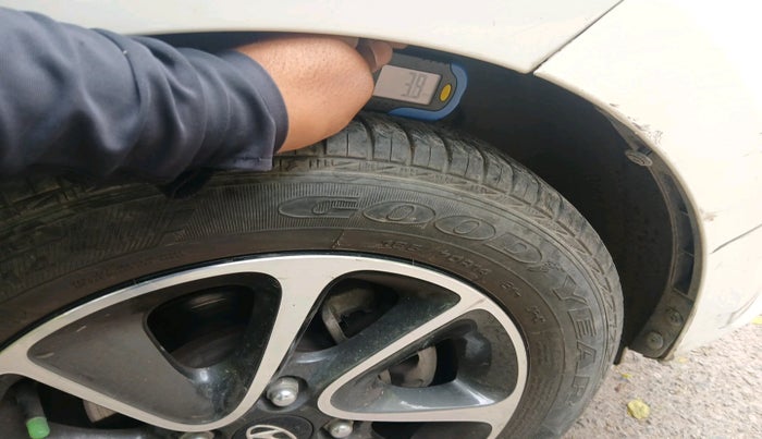 2017 Hyundai Grand i10 SPORTZ (O) AT 1.2 KAPPA VTVT, Petrol, Automatic, 51,006 km, tyre