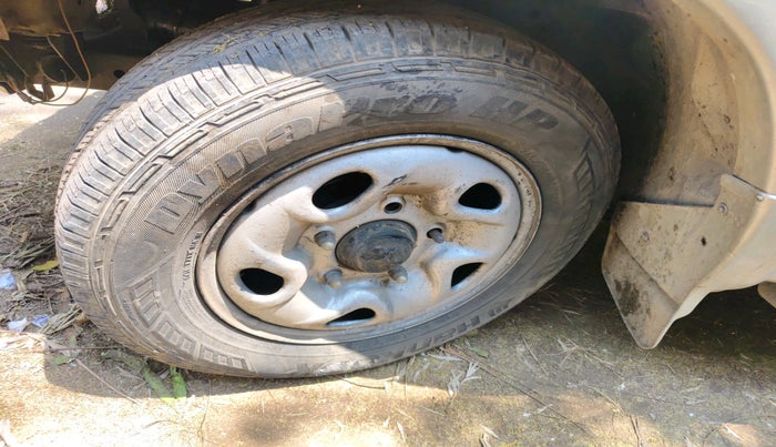 2005 Mahindra Scorpio 2.6 CRDE, Diesel, Manual, 1,47,292 km, tyre