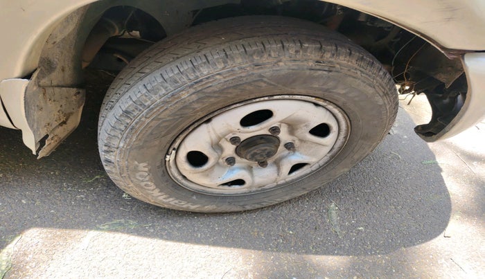 2005 Mahindra Scorpio 2.6 CRDE, Diesel, Manual, 1,47,292 km, tyre