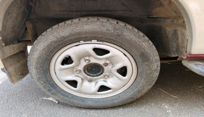 2005 Mahindra Scorpio 2.6 CRDE, Diesel, Manual, 1,47,292 km, tyre