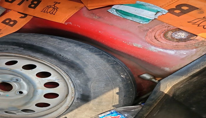 2014 Maruti Swift LXI, Petrol, Manual, 75,459 km, tyre