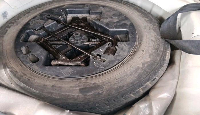 2011 Hyundai i10 MAGNA 1.2, Petrol, Manual, 97,440 km, tyre