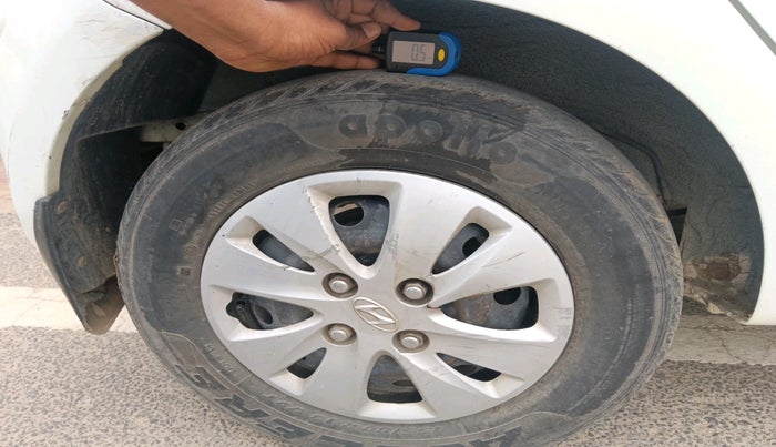 2011 Hyundai i10 MAGNA 1.2, Petrol, Manual, 97,440 km, tyre