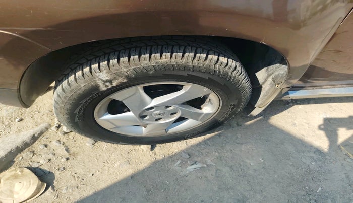 2013 Renault Duster 110 PS RXZ DIESEL, Diesel, Manual, 1,97,395 km, tyre