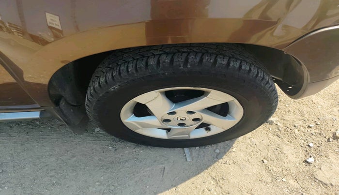 2013 Renault Duster 110 PS RXZ DIESEL, Diesel, Manual, 1,97,395 km, tyre