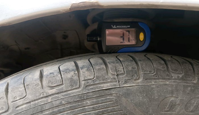 2015 Hyundai i10 MAGNA 1.1, Petrol, Manual, 88,436 km, tyre