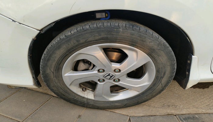 2015 Honda City 1.5L I-DTEC V, Diesel, Manual, 1,52,428 km, tyre