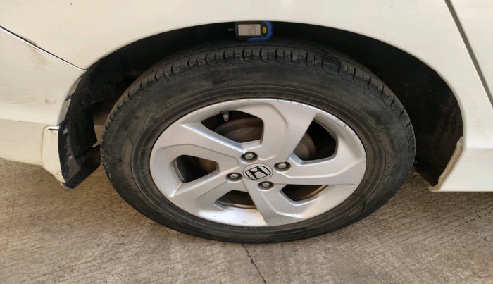 2015 Honda City 1.5L I-DTEC V, Diesel, Manual, 1,52,428 km, tyre