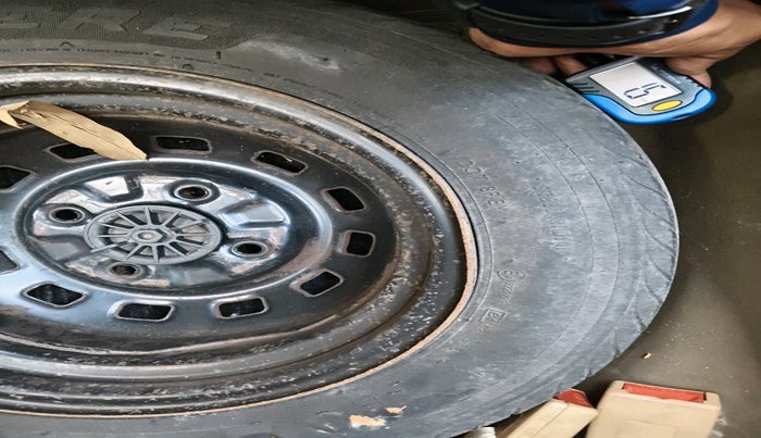 2011 Chevrolet Spark LT 1.0, Petrol, Manual, 47,588 km, tyre