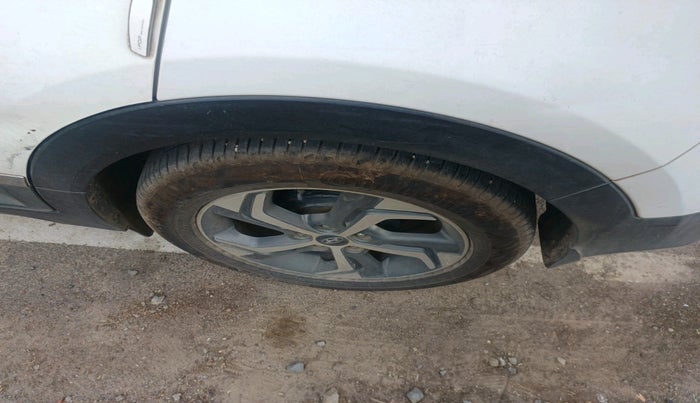 2018 Hyundai Creta SX AT 1.6 DIESEL, Diesel, Automatic, 1,23,792 km, tyre