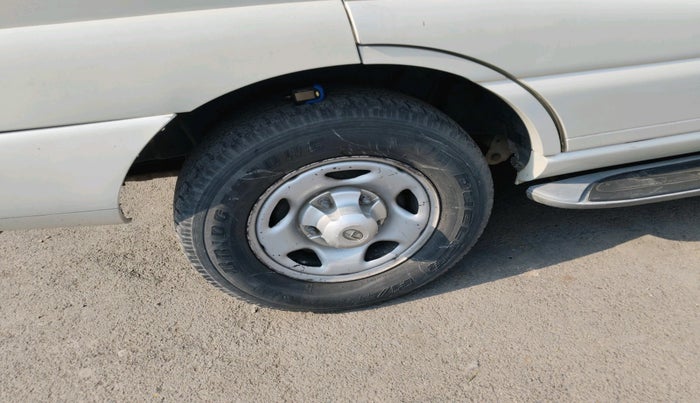 2011 Tata Safari 4X2 EX DICOR 2.2 VTT, Diesel, Manual, 1,04,631 km, tyre