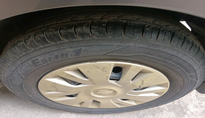 2012 Maruti Swift Dzire VDI, Diesel, Manual, 1,07,475 km, tyre