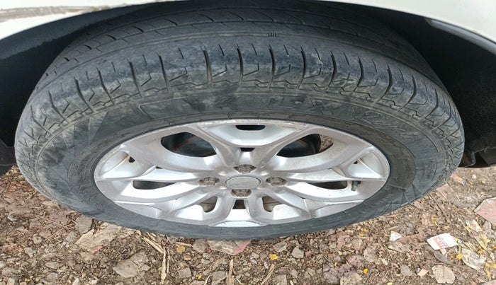 2015 Ford Ecosport TITANIUM 1.5L DIESEL, Diesel, Manual, 3,32,469 km, tyre