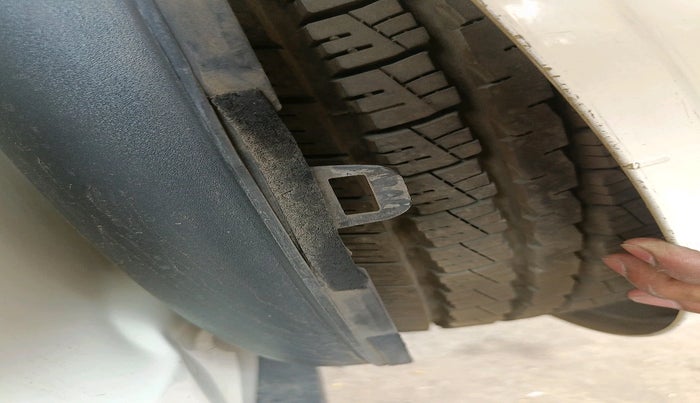 2015 Ford Ecosport TITANIUM 1.5L DIESEL, Diesel, Manual, 3,32,469 km, tyre