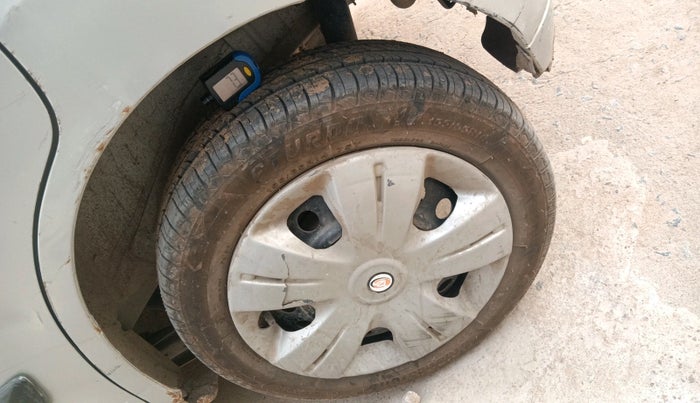 2011 Maruti Wagon R 1.0 VXI, Petrol, Manual, 77,027 km, tyre